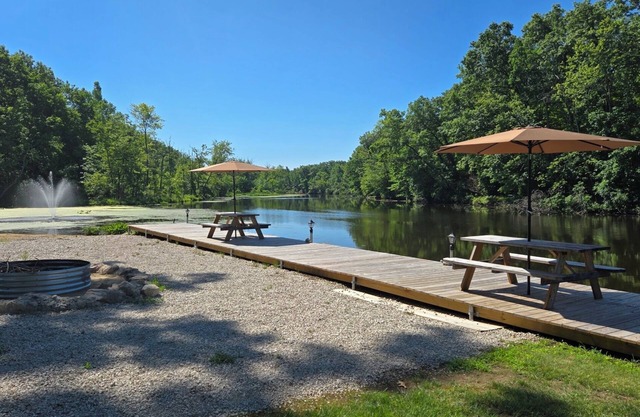 The Grand Riverhouse:Your Ultimate Summer Escape w/Private Docks, Sandy Beaches & Outdoor Adventure