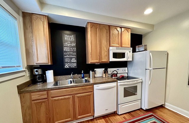 The Grandin Townhome/Boneyard