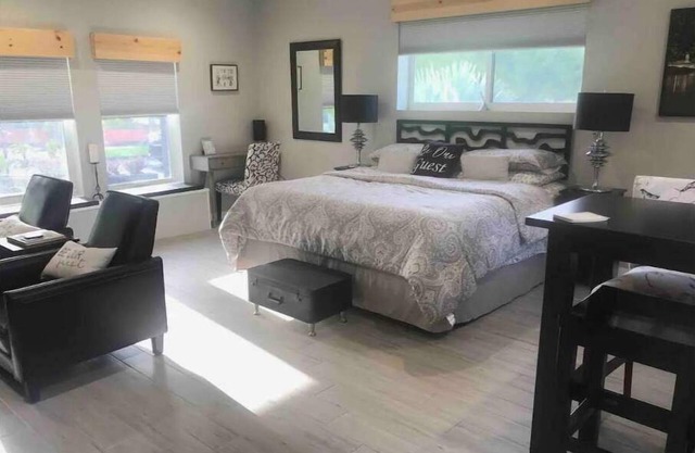 The Grey Room Suite 1BR Private Hollywood, FL