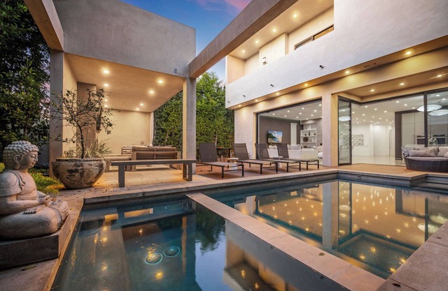 The Grove 5 bedroom Villa