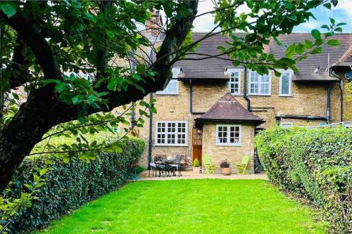 The Hidden Cottage