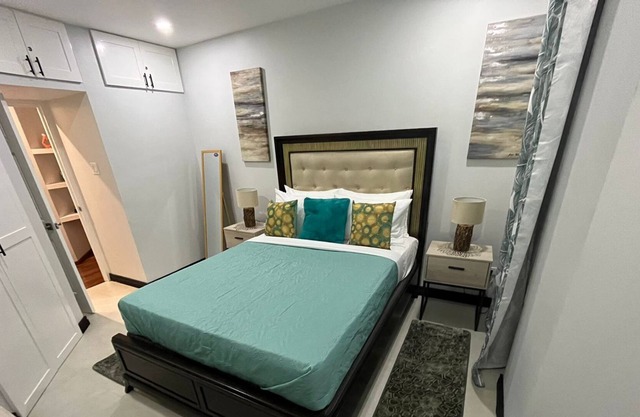 The Hidden Gem - Centrally located apartment close to the Bob Marley Museum