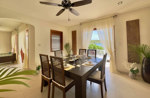 The Hideaway 3 Bedroom Townhouse Pool