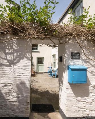 The Hideaway Polruan