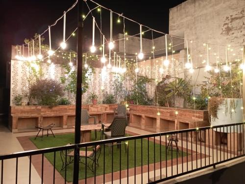 The Hideout Agra - Garden Homestay near Taj
