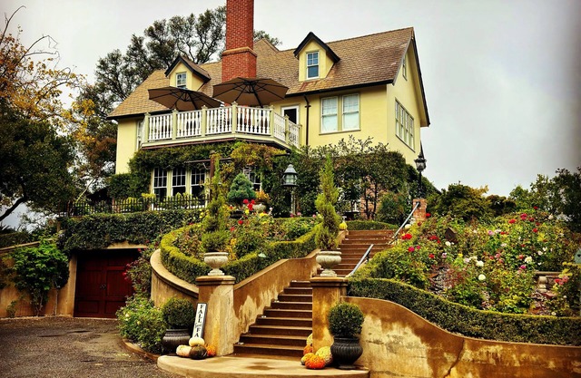 The Inn on Knowles Hill