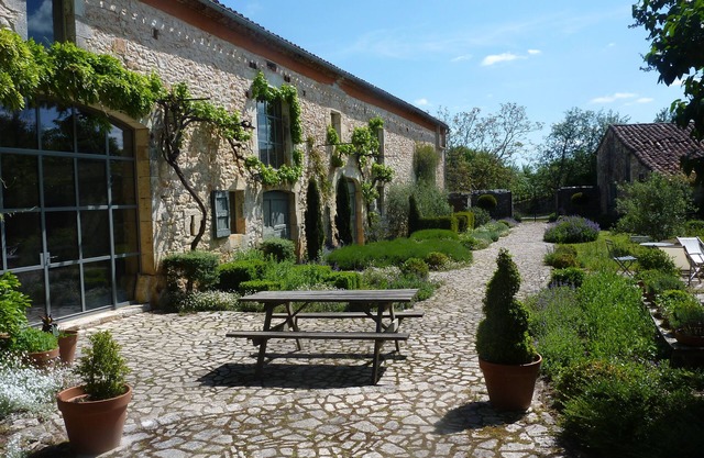 The key of Escamps, barn