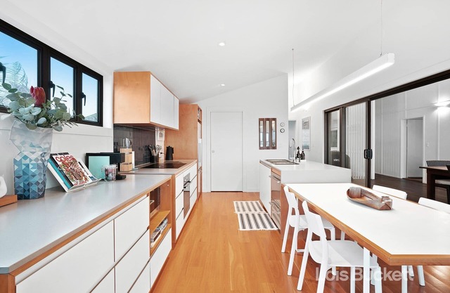 The Lennoxhaus - Architectural Designed Home with Wifi & Foxtel