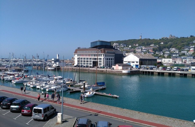 THE LITTLE BEACH - BEAUTIFUL APART ON THE QUAYS - FECAMP