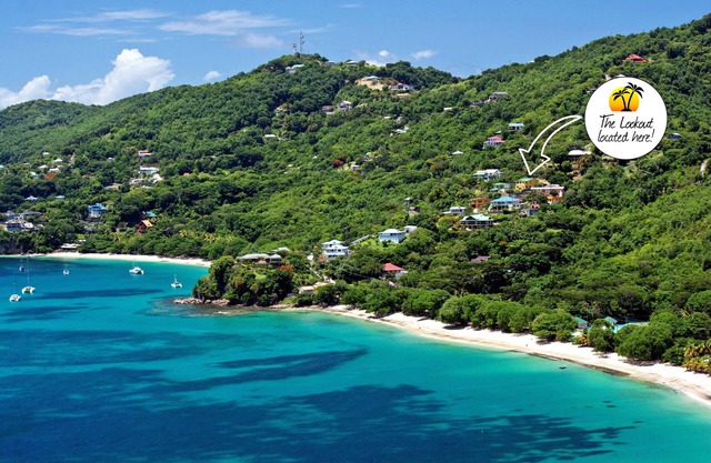 The Lookout Ocean Deck - Boutique apartment, a short walk from stunning beaches