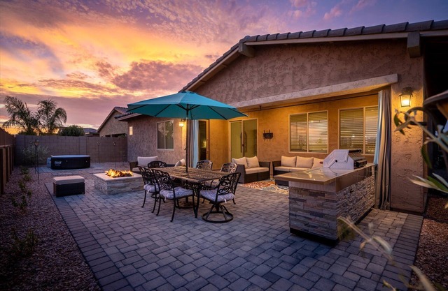 The Lux at Queen Creek/HotTub/FirePit/Pool/KingBed