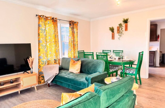 The Michigan Green Suite near the BIG HOUSE