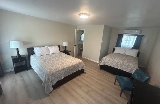 The Nueces River Retreat - Room #2