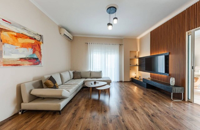The Old-Clock Apartment