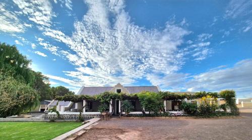 The Old Farmhouse - Farm Stay