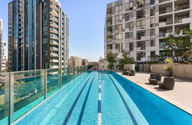 The Peak Resort style Balcony Abode in the Metro