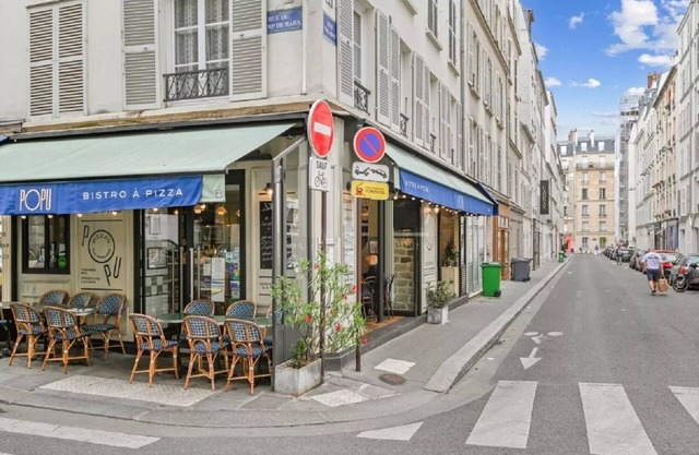 THE PERFECT BLEND OF TRANQUILITY IN THE HEART OF SAINT GERMAIN - RUE VANEAU