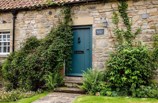 THE POACHERS POCKET, pet friendly, with open fire in Powburn