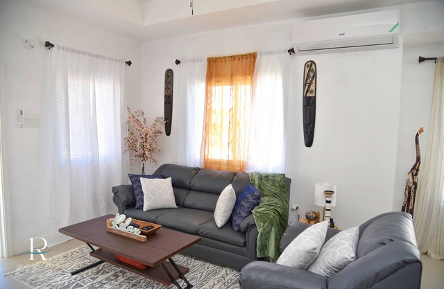 The Recess Stays – 2 Rooms 3 Beds, 2 Baths w/Grill