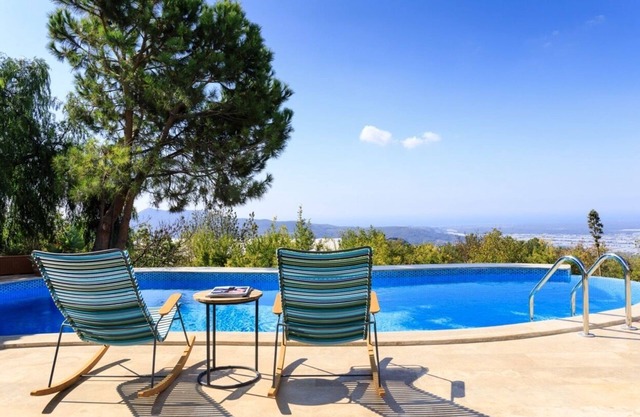 The Regency Cottage - Two Bedroom Villa, Sleeps 4