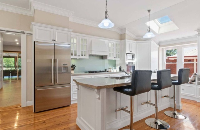 The Richardson - Spacious Entertaining, Sleeps 8