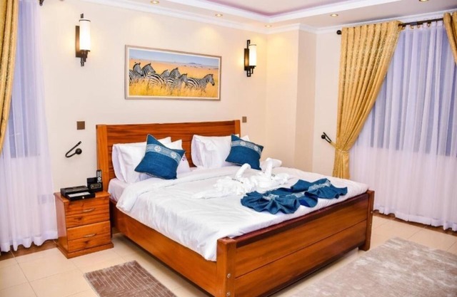 The Royal Residence : Chui (Leopard)