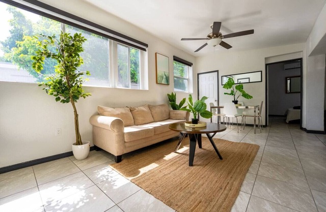 The Sunny Spot | Convenient | Close airport & MIA