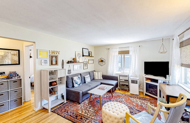 The Sunrise Sanctuary | House in Seattle with a private yard