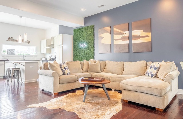The Taylor - Modern Space with Stunning Rooftop