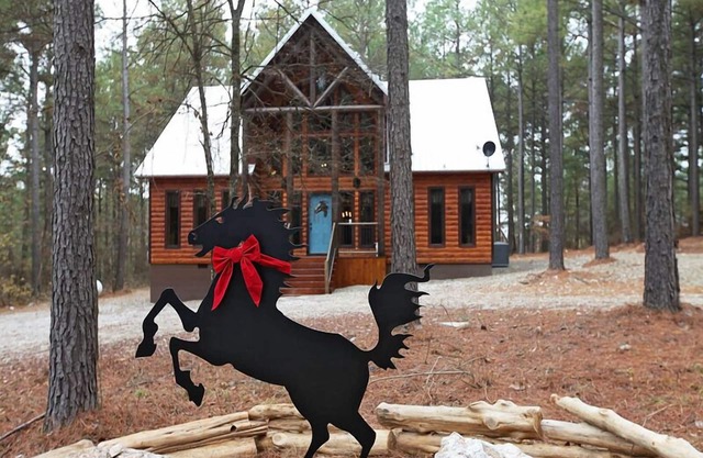 The Tin Horse by Blue Beaver Luxury Cabins