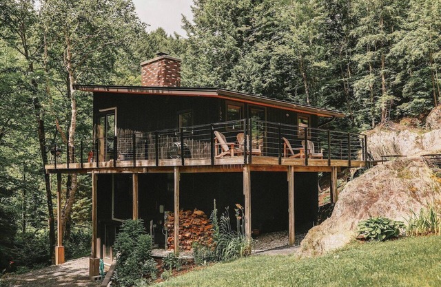The Treehaus midcentury retreat + Mad River access