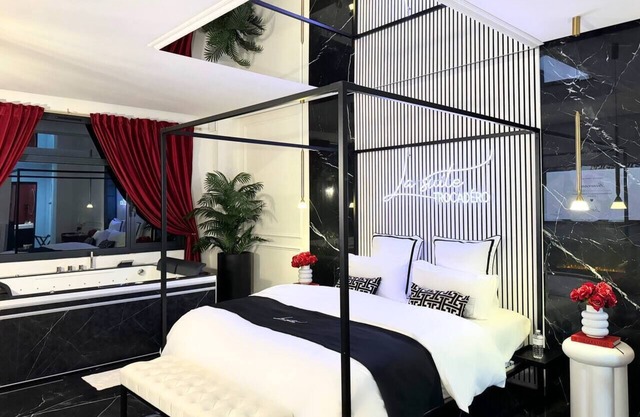 The Trocadéro Suite - Private Jacuzzi