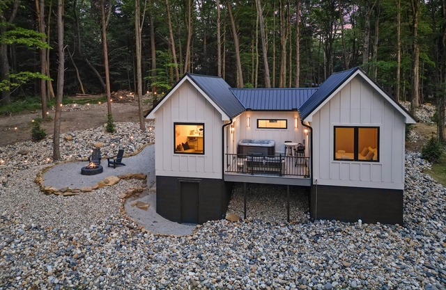 The U Haus | Modern & New | Private Hot Tub