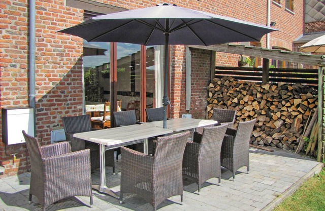 The vacation home Pays du Roi is rurally located the Ardennes, about 10 km west of Durbuy.