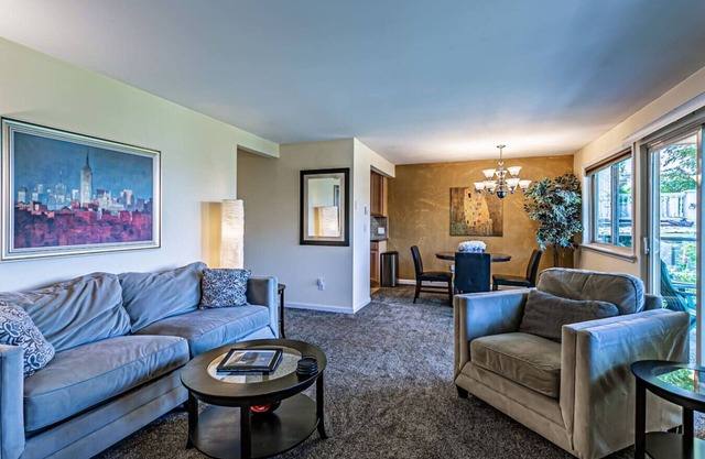 the Veranda, Best Area, 2 Baths, WD, Jacuzzi bath