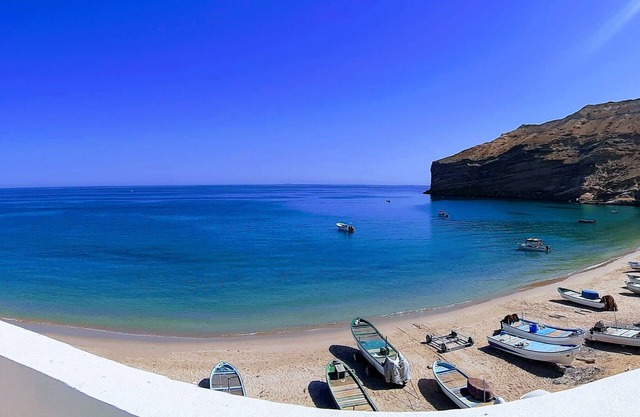 THE VIEW BEACH APPARTMENT - Direct sea view with 50m2 terrace