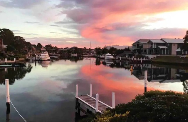 'The View' 🌞 @Captains Cove Waterfront