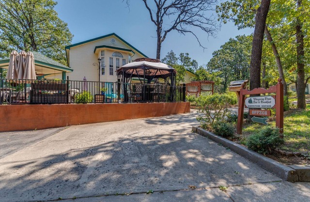 The Whispering Pines Inn Bed & Breakfast