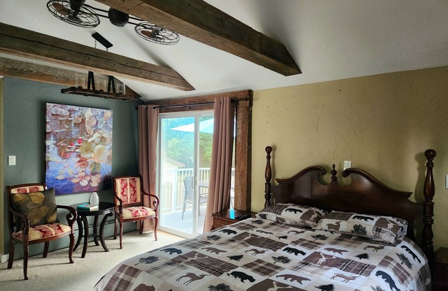 "The Willow", charming B&B room w/priv. balcony nr Crystal Beach/Niagara Falls