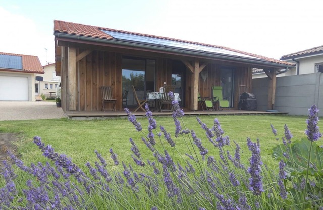 The wooden Gîte de Bénesse