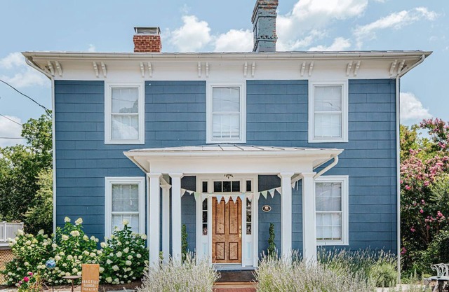 The Woodward: Renovated Historic Home Downtown