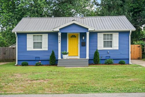 The Yellow Door House Walk To Ou Cozy Vibes