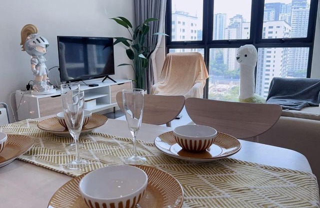 TheOoak suite 4pax cozy home stay @mont kiara