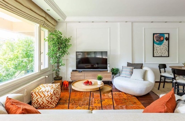 This apartment is a 2 bedroom(s), 1 bathrooms, located in Sarıyer, İstanbul.