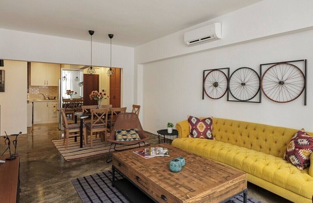This apartment is a 3 bedroom(s), 2 bathrooms, located in Beşiktaş, İstanbul.