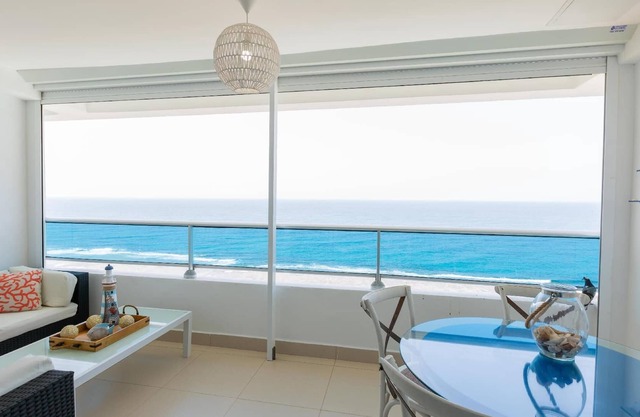 This apartment is a 2 bedroom(s), 2 bathrooms, located in Juan Dolio, San Pedro.