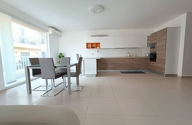 This apartment is a 2 bedroom(s), 2 bathrooms, located in Il-Mellieħa, null.