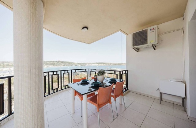 This apartment is a 2 bedroom(s), 2 bathrooms, located in Il-Mellieħa, null.