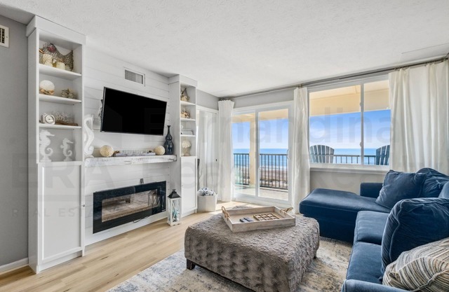 This beautiful condominium has it all! Corner Unit! Dog Friendly!