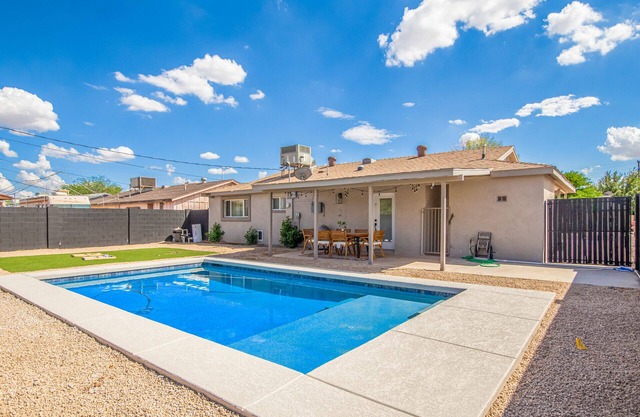 This house is a 3 bedroom(s), 2 bathrooms, located in Scottsdale, AZ.